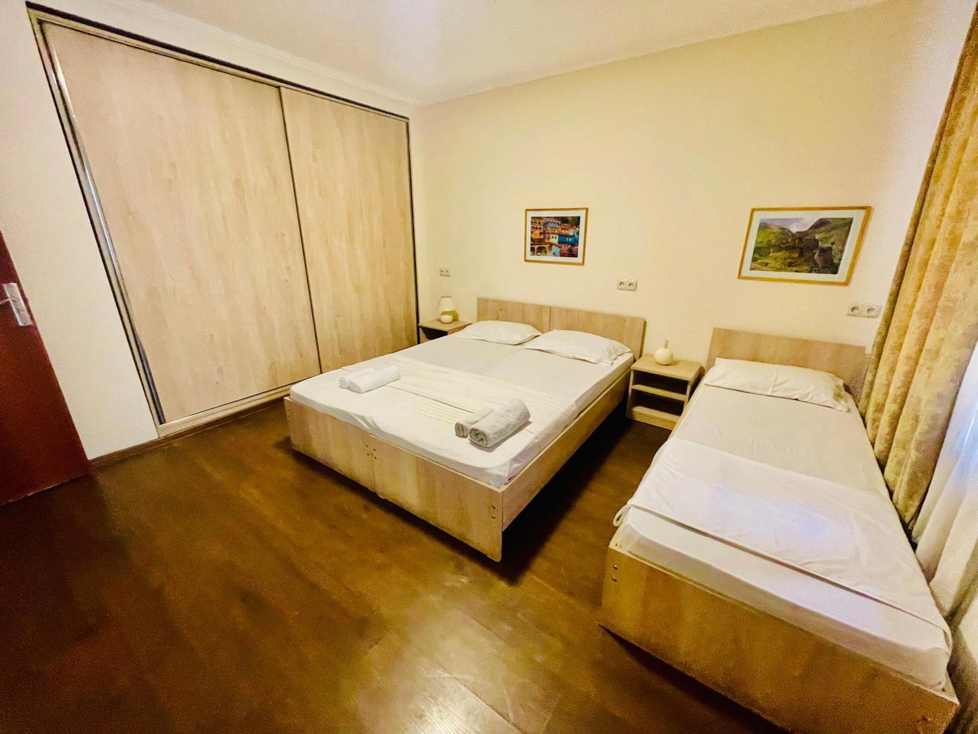 Hotel Klarastan Bon Voyage ティビリシ エクステリア 写真