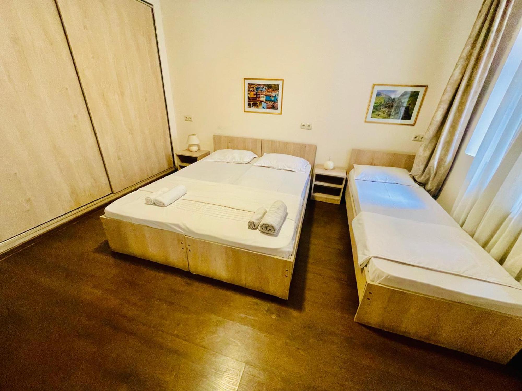 Hotel Klarastan Bon Voyage ティビリシ エクステリア 写真