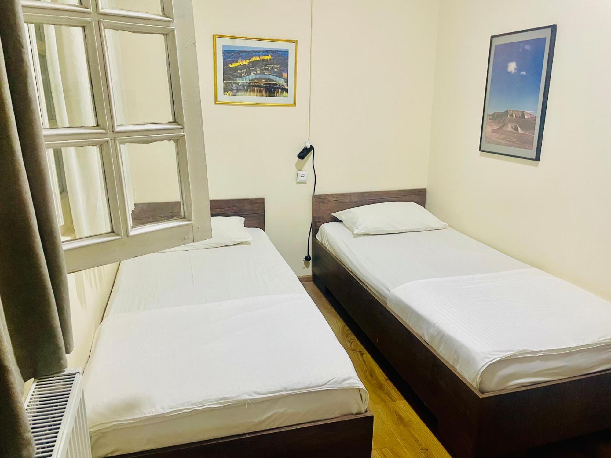 Hotel Klarastan Bon Voyage ティビリシ エクステリア 写真