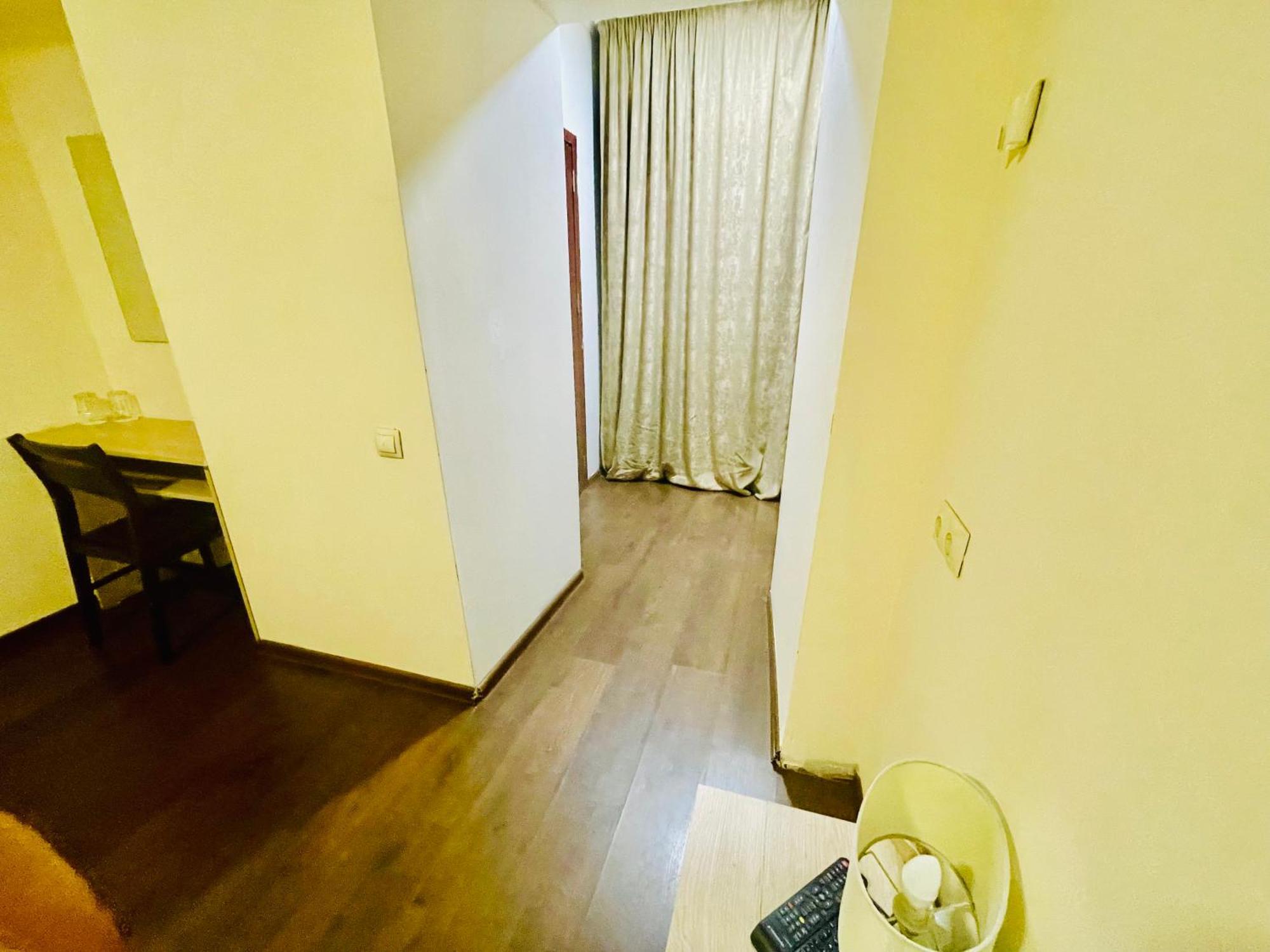 Hotel Klarastan Bon Voyage ティビリシ エクステリア 写真