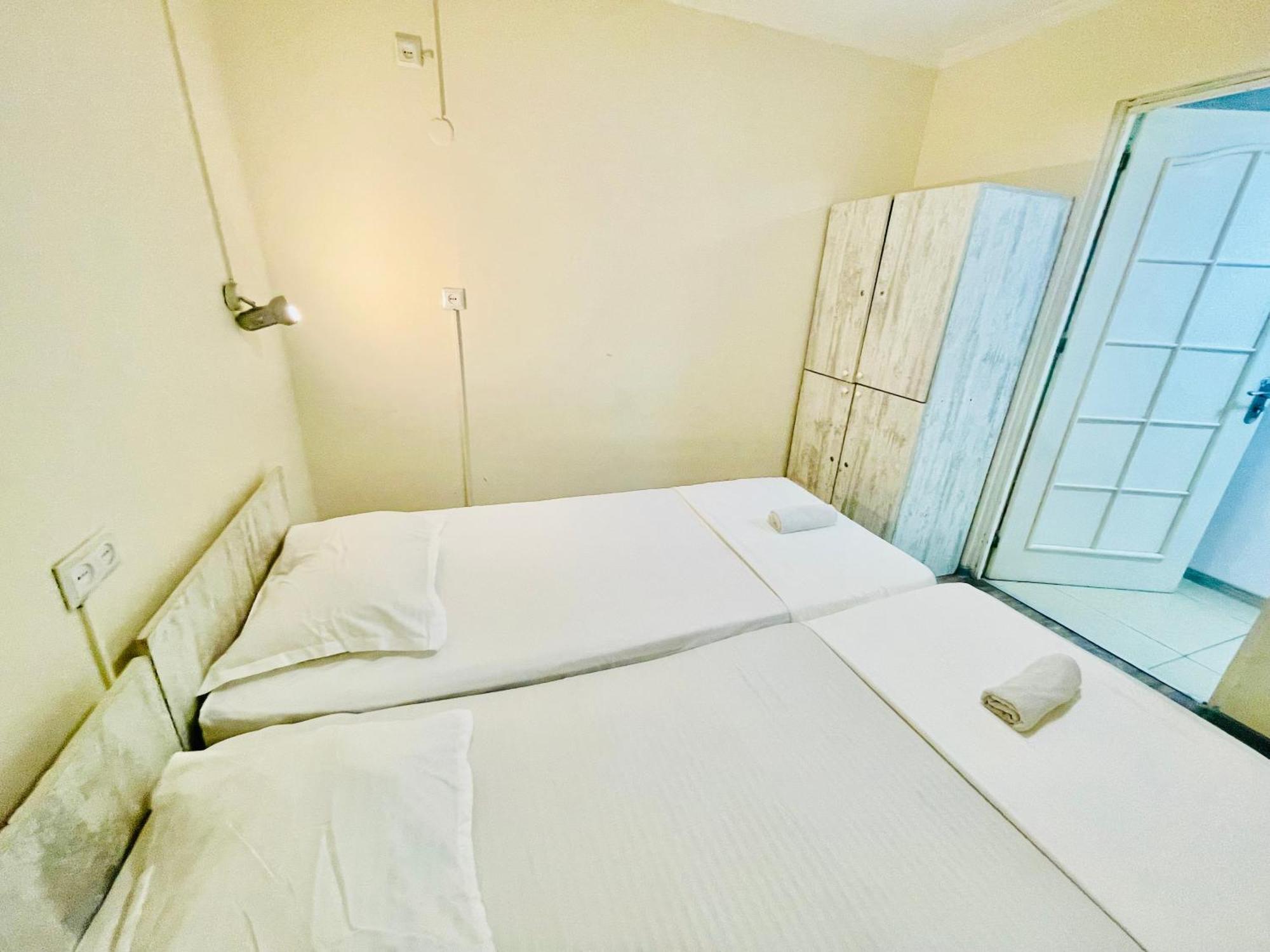Hotel Klarastan Bon Voyage ティビリシ エクステリア 写真