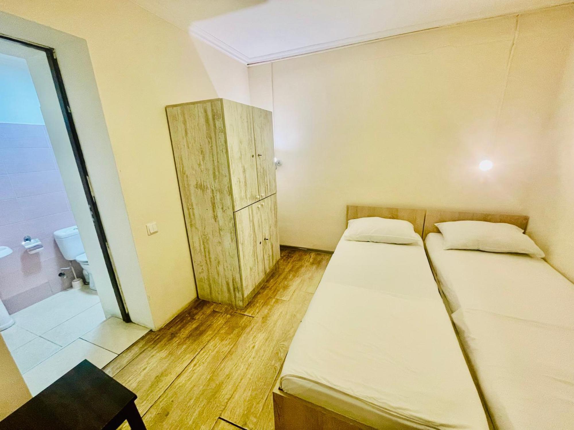 Hotel Klarastan Bon Voyage ティビリシ エクステリア 写真