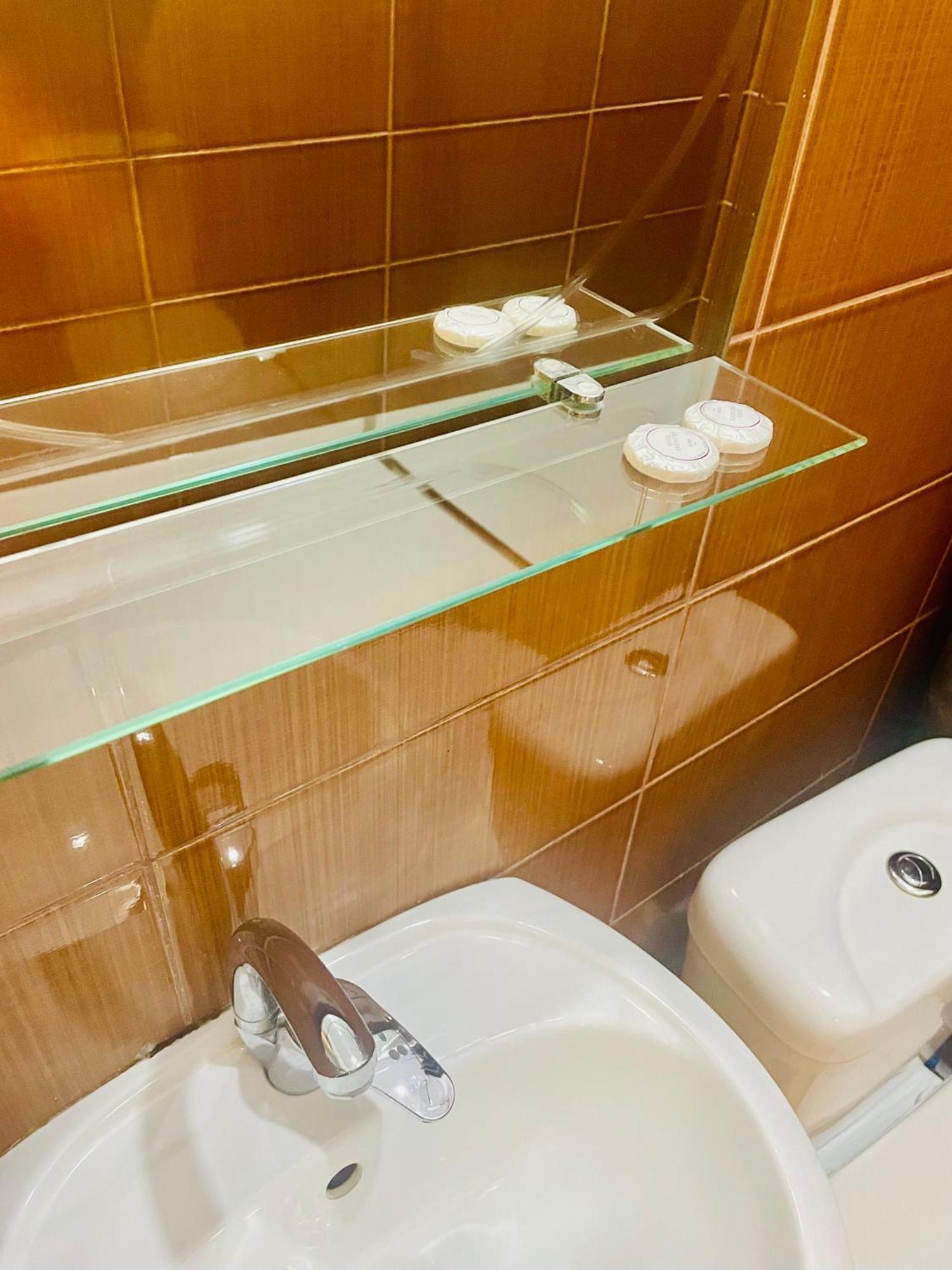 Hotel Klarastan Bon Voyage ティビリシ エクステリア 写真