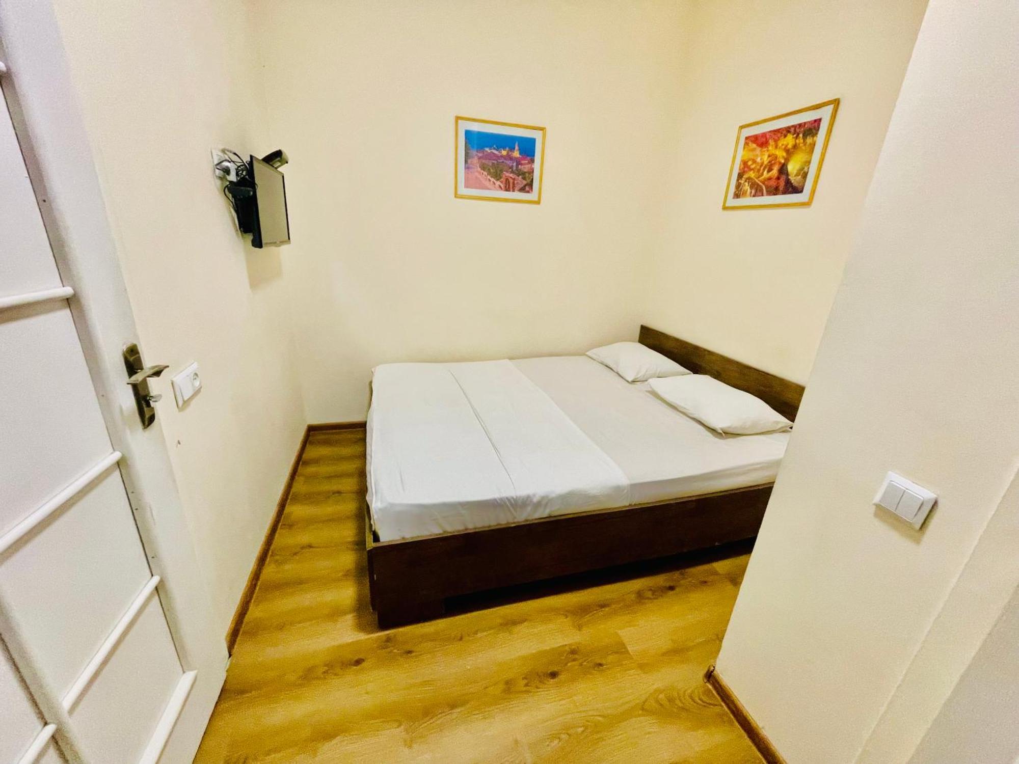 Hotel Klarastan Bon Voyage ティビリシ エクステリア 写真