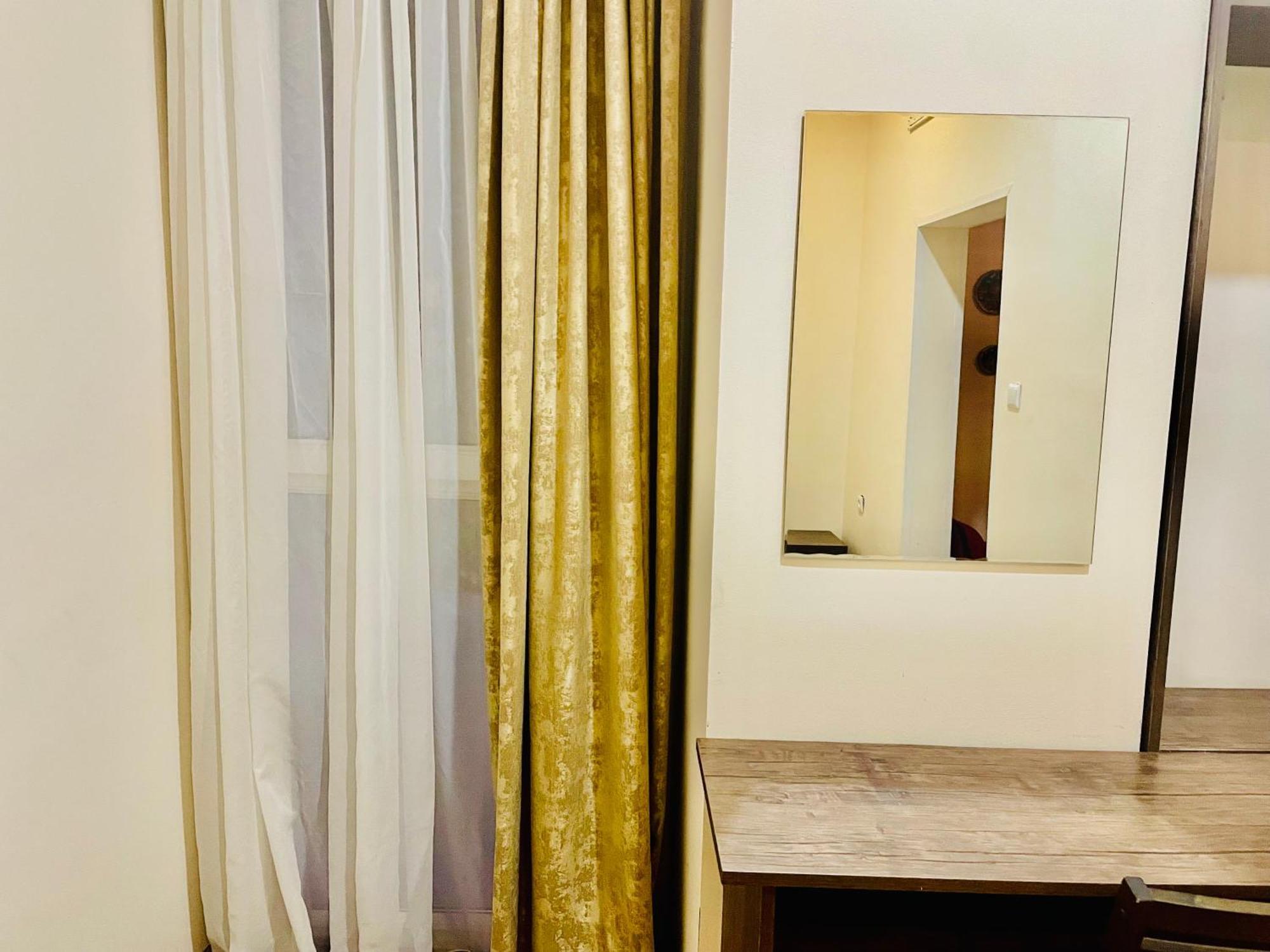 Hotel Klarastan Bon Voyage ティビリシ エクステリア 写真